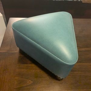 NEW UNUSED GRANDIN ROAD “TRISTA” FOOTSTOOL  AQUA
